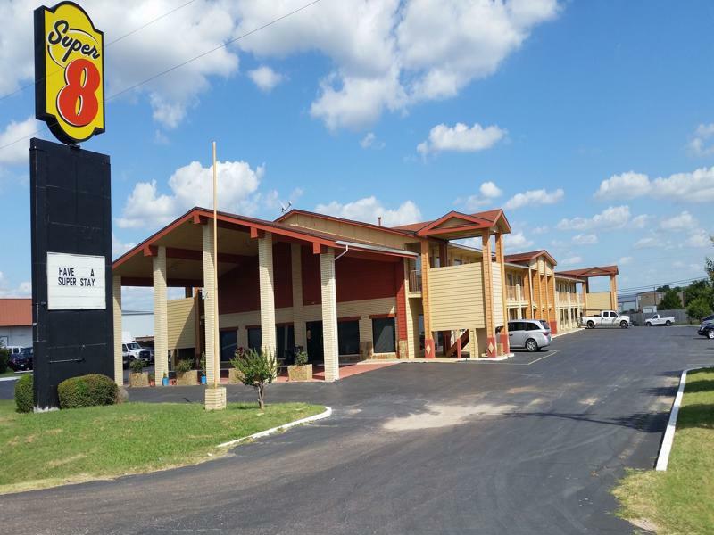 Super 8 By Wyndham Waco/Mall Area Tx Exterior photo