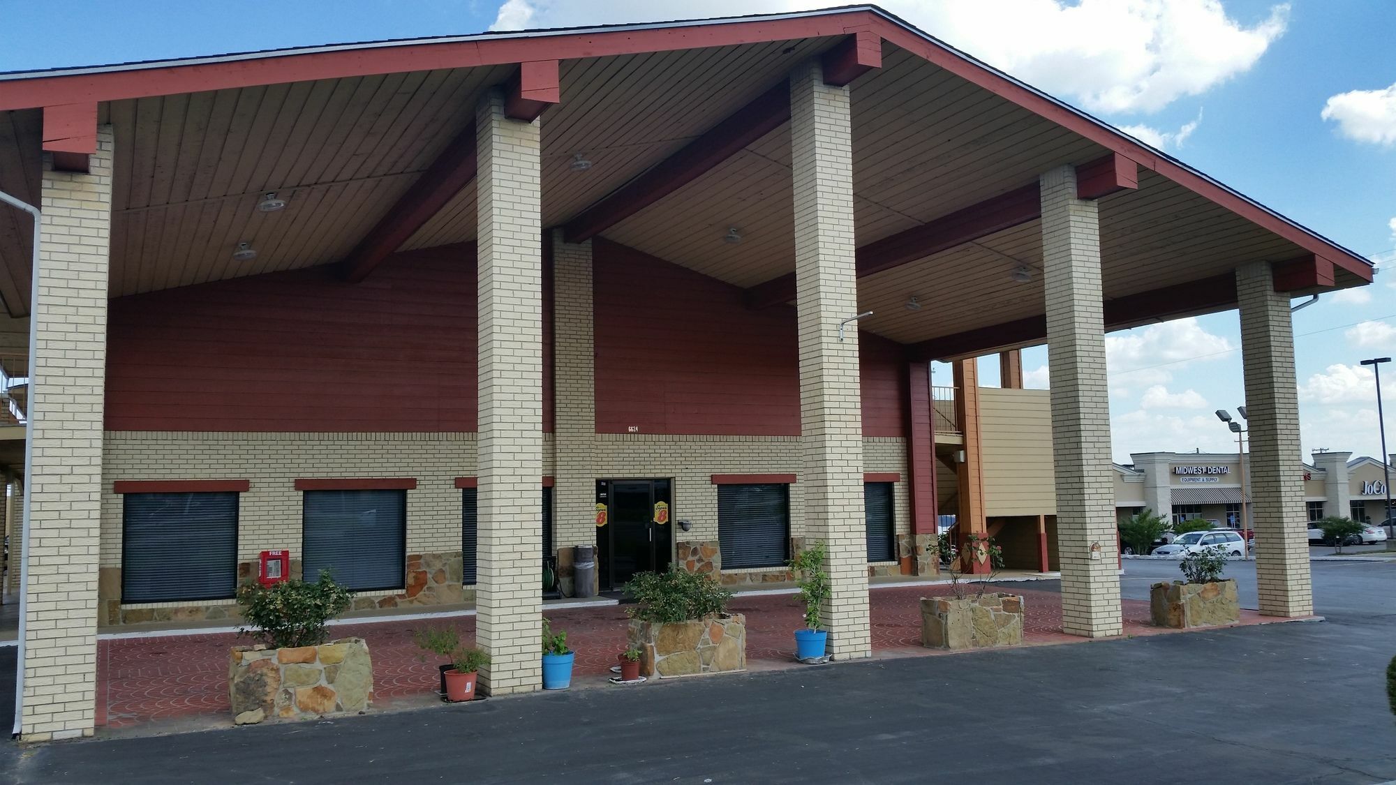 Super 8 By Wyndham Waco/Mall Area Tx Exterior photo