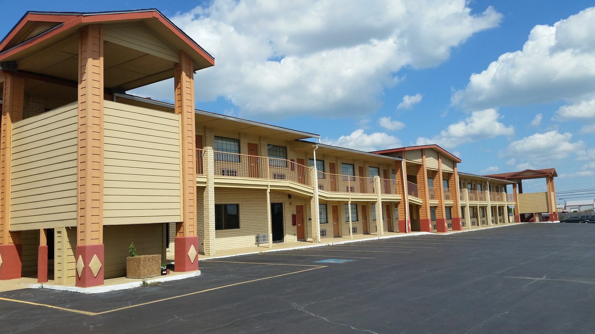 Super 8 By Wyndham Waco/Mall Area Tx Exterior photo
