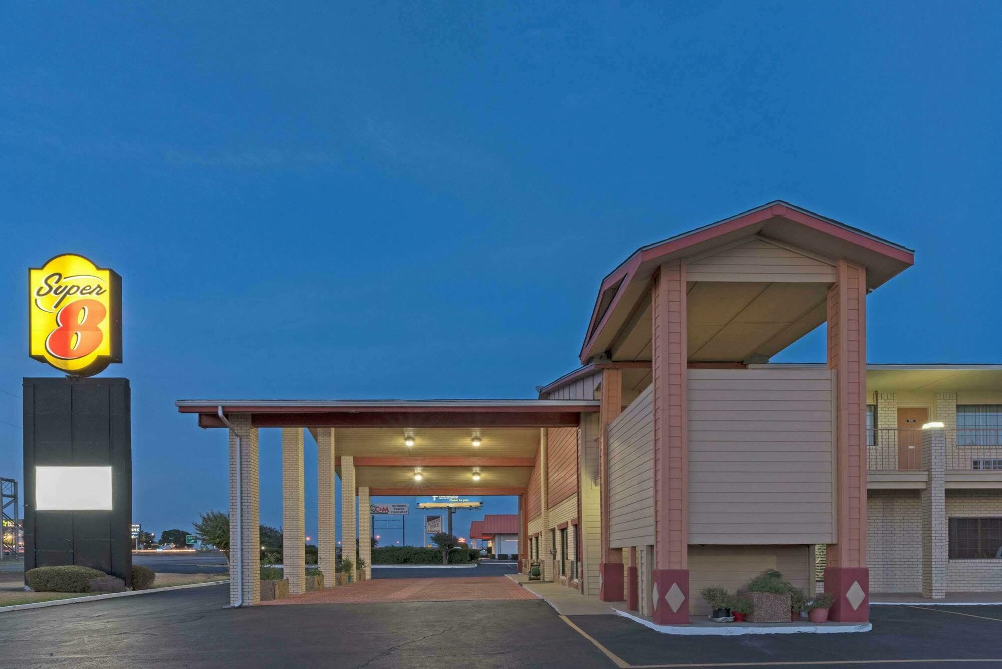 Super 8 By Wyndham Waco/Mall Area Tx Exterior photo